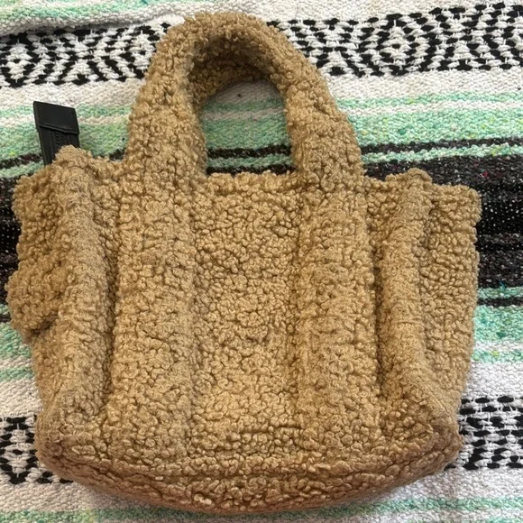 Marc Jacob's - Picture 2 of 5